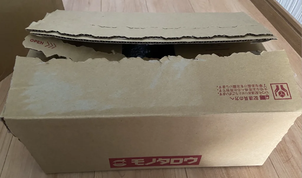 2023年度モノタロウ(3064)株主優待　段ボール箱開封